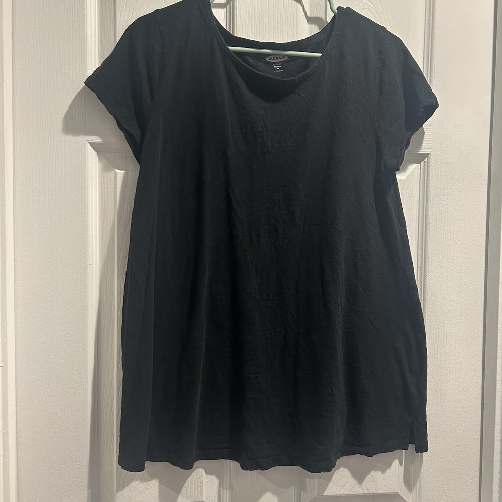 Old Navy Maternity Relaxed Short Sleeve Slub Knit T-Shirt (Medium)